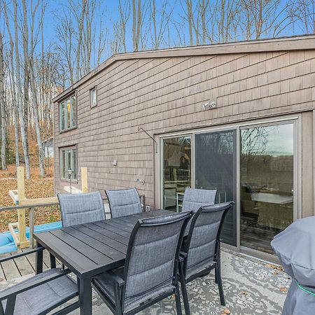 Quiet And Cozy Lakefront Home Near Mt Boyne Gaylord Exteriér fotografie