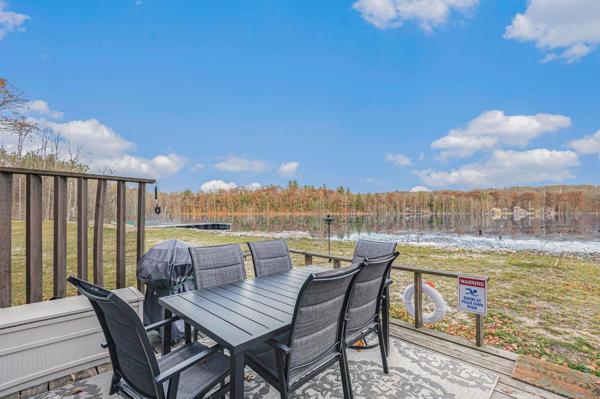 Quiet And Cozy Lakefront Home Near Mt Boyne Gaylord Exteriér fotografie